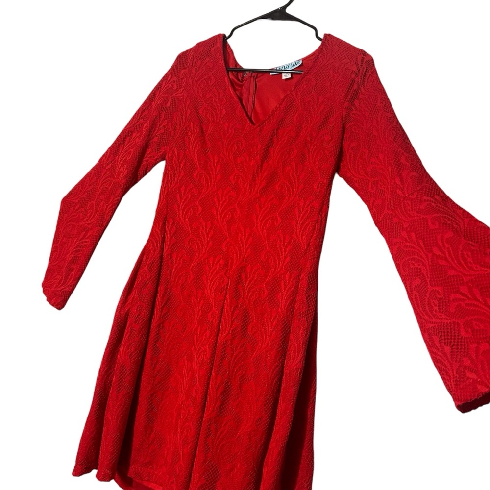 Elegant Red Lace Dress with Flare Sleeves